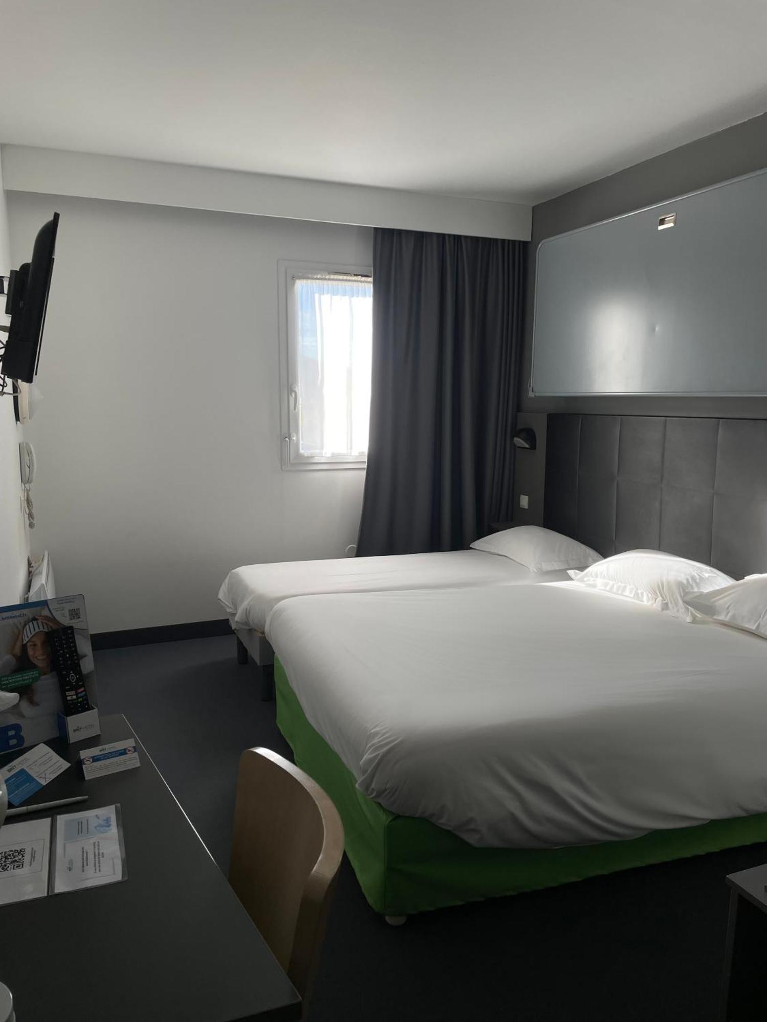 Brit Hotel Marvejols Zimmer foto